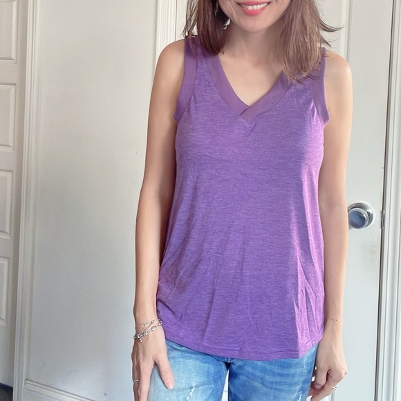 01 Solid Minimalist V neck Tank Top - Picture 9 of 15